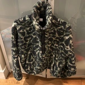 Sherpa Camo Pullover Jacket TNA